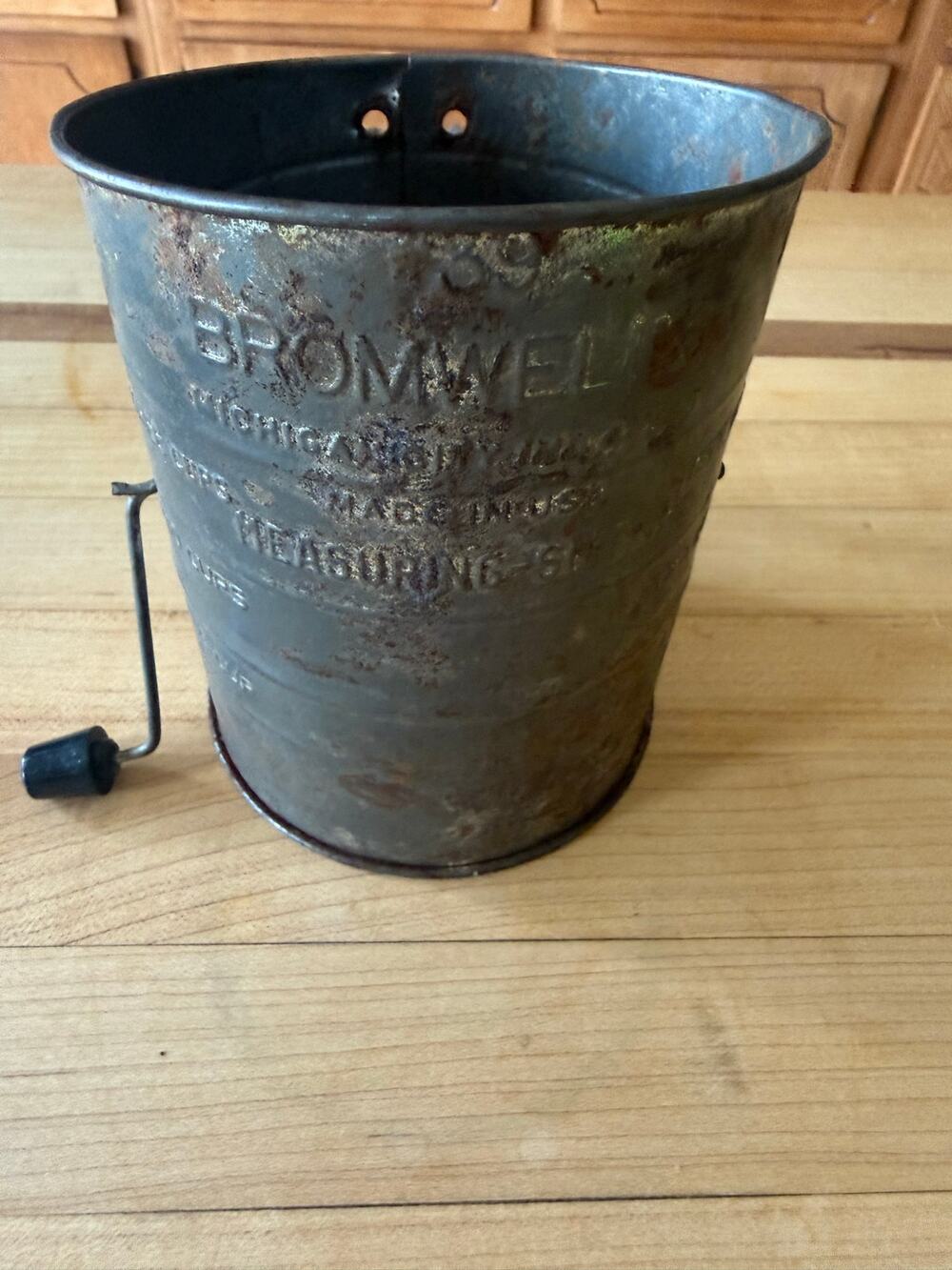Vintage Bromwell Measuring Sifter 3 Cup